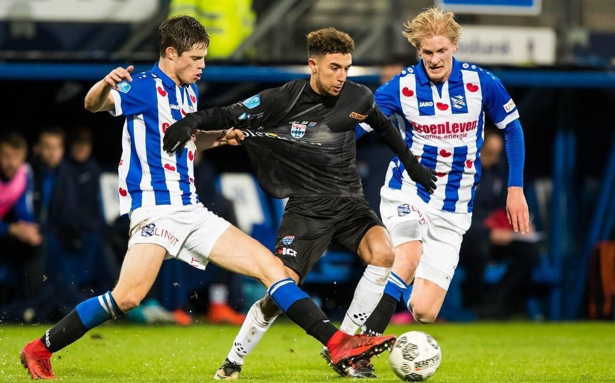 表现抢眼 表现抢眼