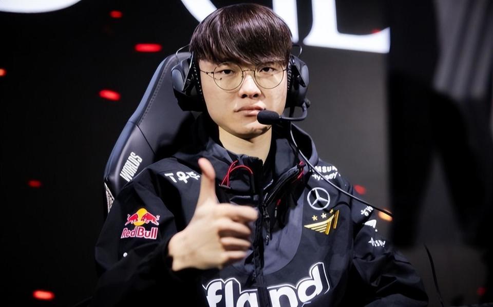 仔细品品詹姆斯扣篮的慢动作 帅呀